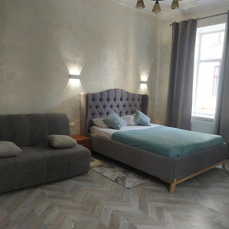 Апартаменти З Виглядом На Історичний Центр Львова Lviv Dış mekan fotoğraf